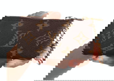 Avaimenperät Louis Vuitton Key Pouch Monogram Brown Ruskea | M62650, 1