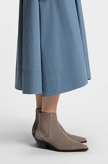 Takit BOSS Suede Ankle Boots with Cuban Heel Harmaa | 50548781, 1