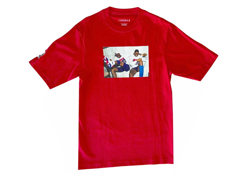 T-paita Jordan Jordan x Trophy Room "New Sheriff In Town" T-Shirt Red/White Punainen | DR2950-657