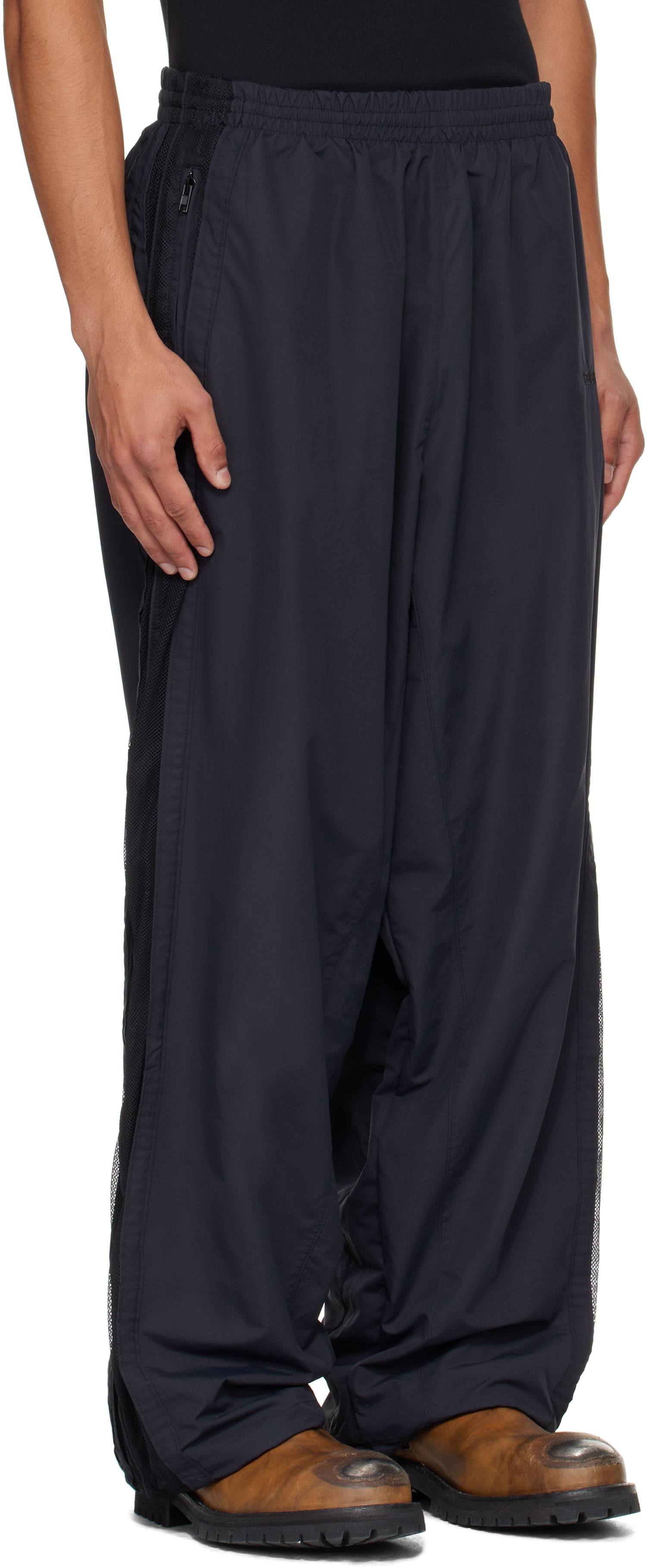 Verryttelyhousut VETEMENTS VETEMENTS Mesh Panel Track Pants Musta | UH76GP700B, 1