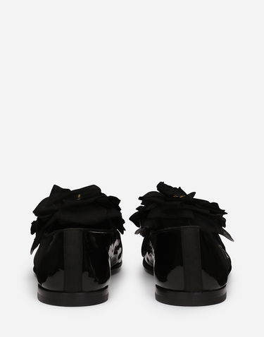 Tennarit ja kengät Dolce & Gabbana Patent Leather Slippers With Flower Applique Musta | A50645A3G488B956, 2