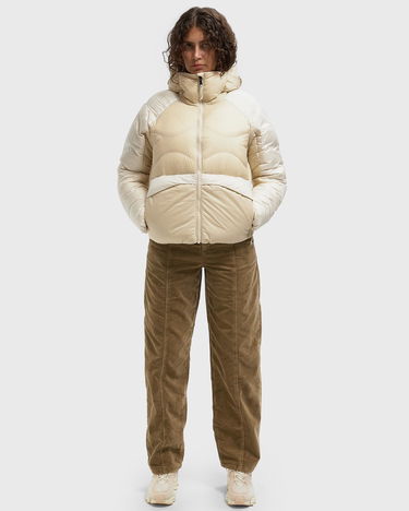 Puffer takki Peak Performance HeliuDiamond Fuse Hooded Down Jacket Beige | G80435010, 1