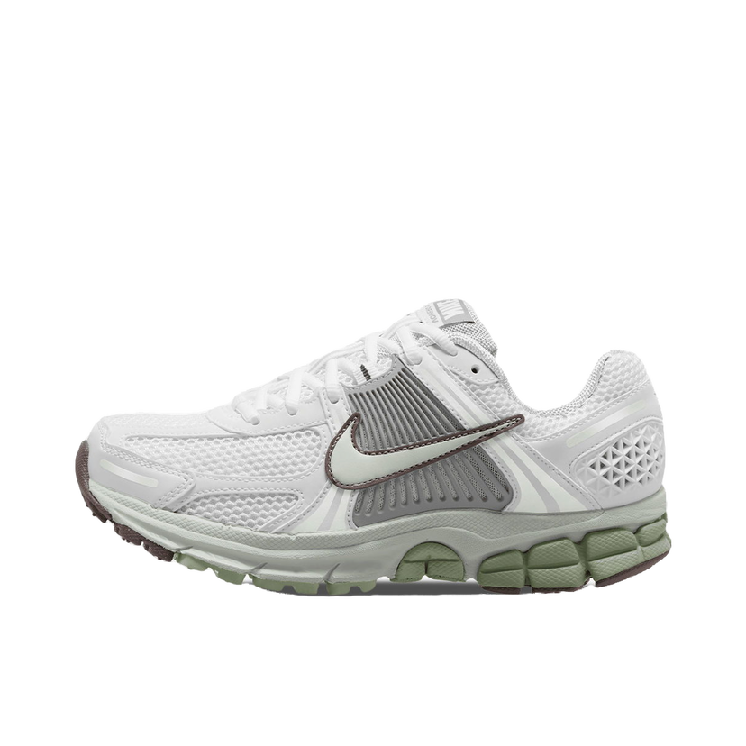 Tennarit ja kengät Nike Zoom Vomero 5 Valkoinen | FJ2028-103