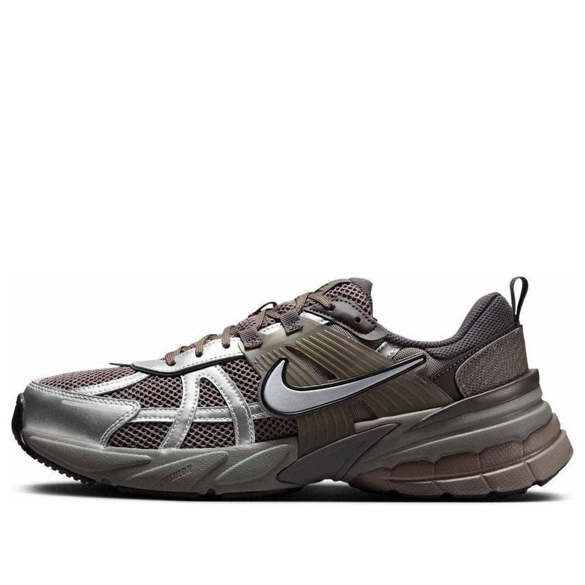 Tennarit ja kengät Nike V2K Run Ruskea | HQ1678-200