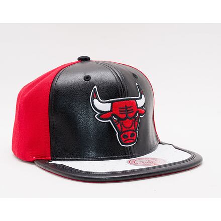 Hattu Mitchell & Ness Two-Tone Snapback Cap with Embroidered Logo Punainen | 6HSSMM19224-CBUBKWH