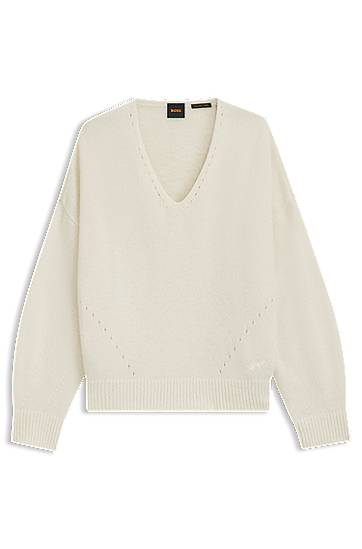Villapaita BOSS Relaxed Fit V-neck Sweater with Stitch Details in Italian Yarn Beige | 50550464