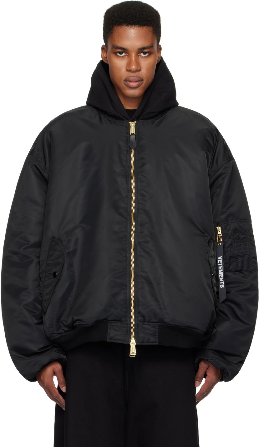 Bomber-takki VETEMENTS Alpha Industries Edition Reversible Bomber Jacket Musta | UA66JA310B