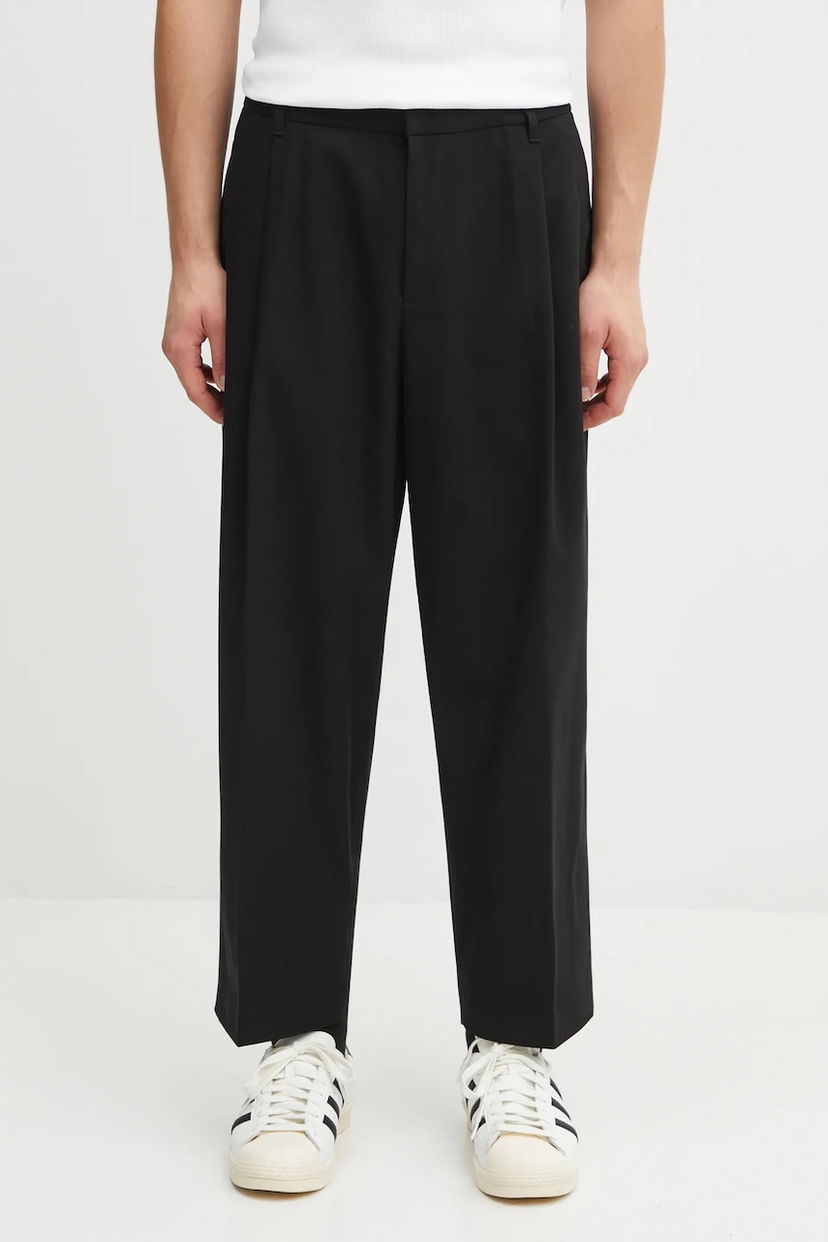 Housut MAISON KITSUNÉ Maison Kitsuné Cropped Pleated Trousers Musta | PM01123WT3019
