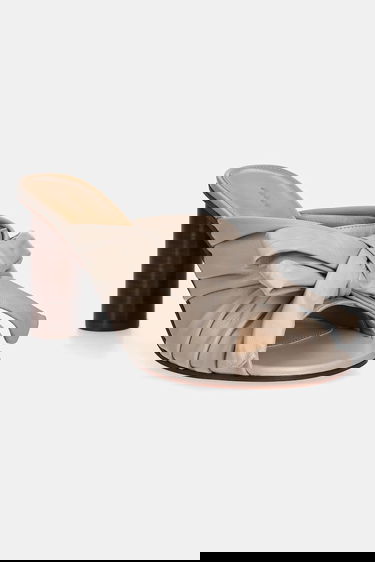 Tennarit ja kengät JW Anderson JW Anderson Knotted Heeled Mules Beige | SN0095.LA0161.190, 0
