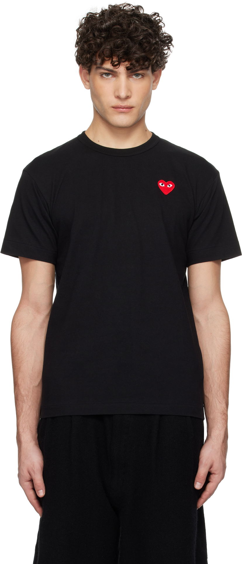 T-paita Comme des Garçons Black T-Shirt with Red Heart Patch Musta | AX-T108-051