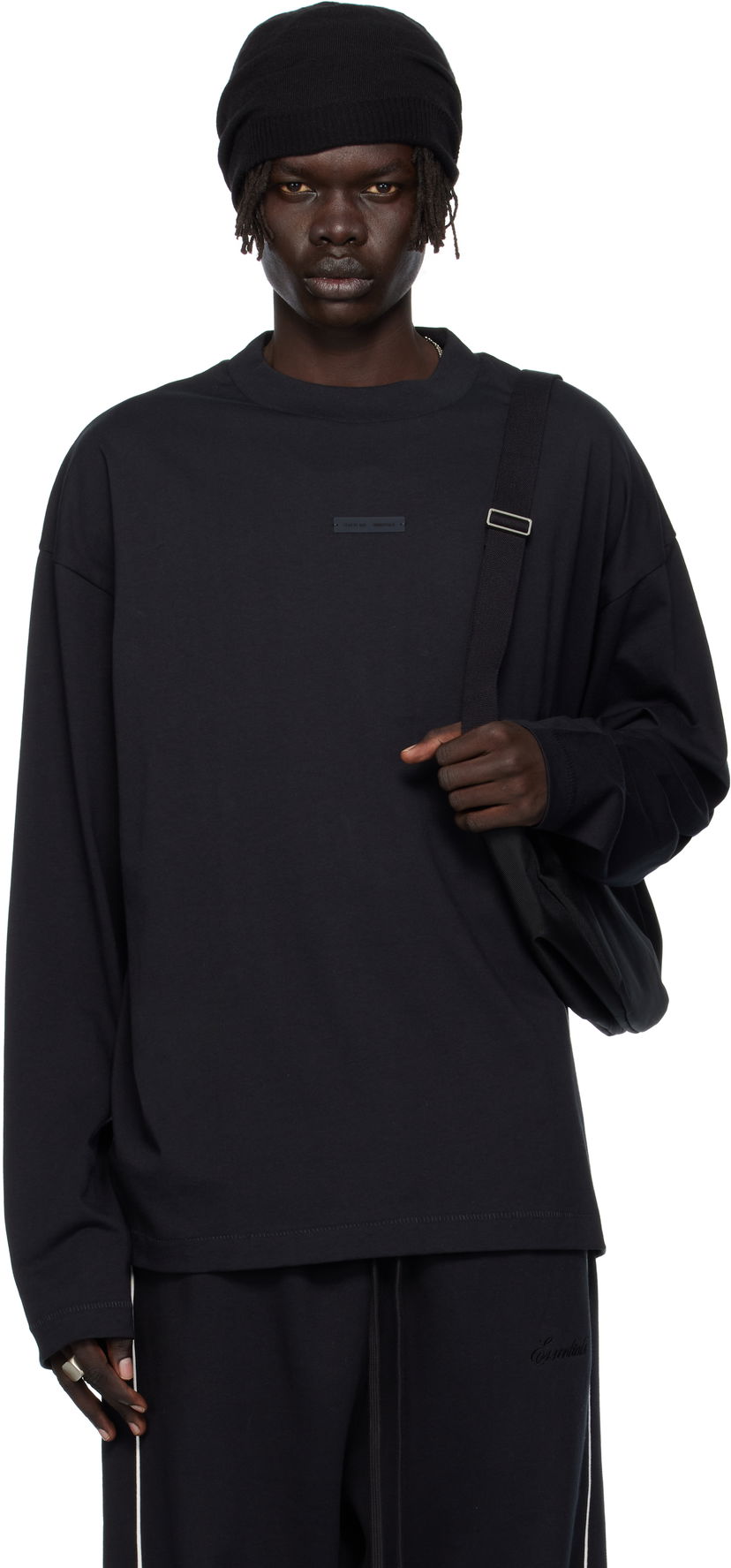 T-paita Fear of God ESSENTIALS Classic Fit Long Sleeve T-shirt Musta | 125SP254200F