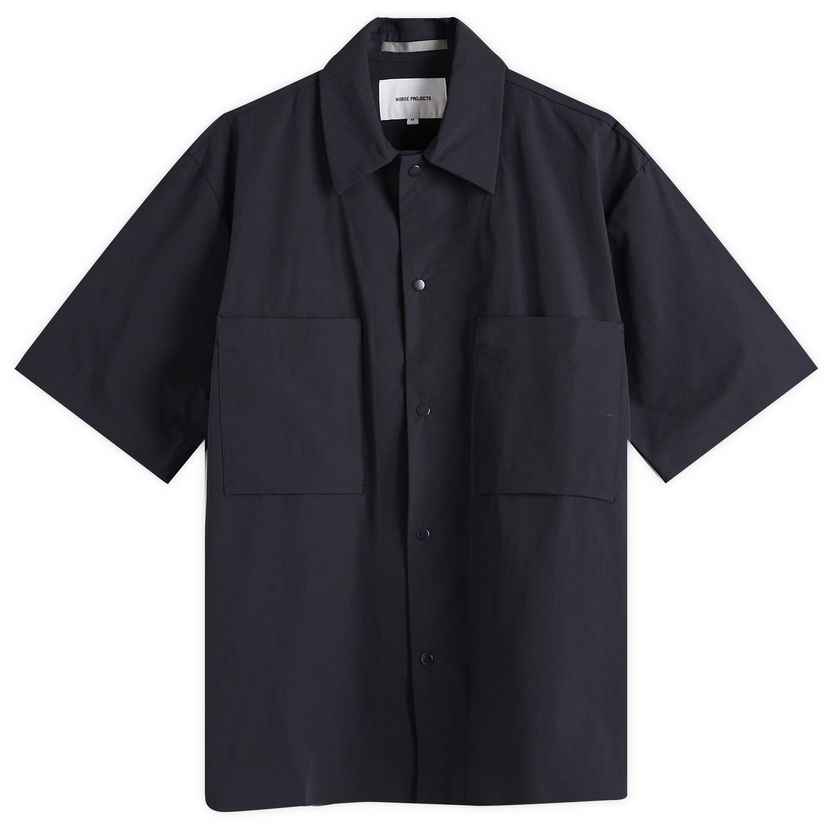 Paita NORSE PROJECTS Hermann Travel Light Short Sleeve Shirt, Size Large Tummansininen | N40-0824-7004