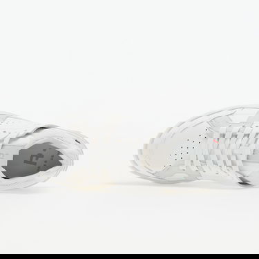 Tennarit ja kengät On Running The Roger Clubhouse W Valkoinen | 48.99141, 2