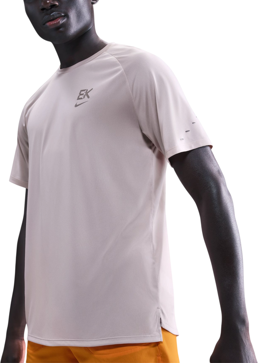 T-paita Nike T-Shirt Stride Eliud Kipchoge Beige | hv2651-667