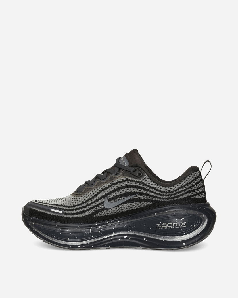 Tennarit ja kengät Nike Vomero Plus Speckle Musta | IO4323-002