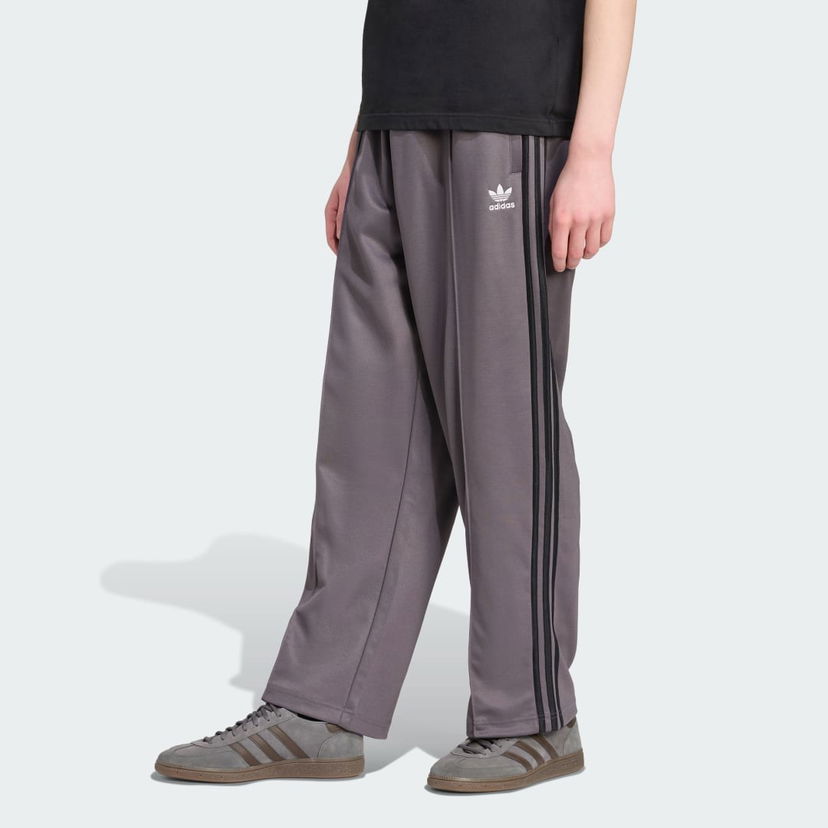 Verryttelyhousut adidas Performance Adicolor Firebird Baggy Fit Track Pants Harmaa | JY1421