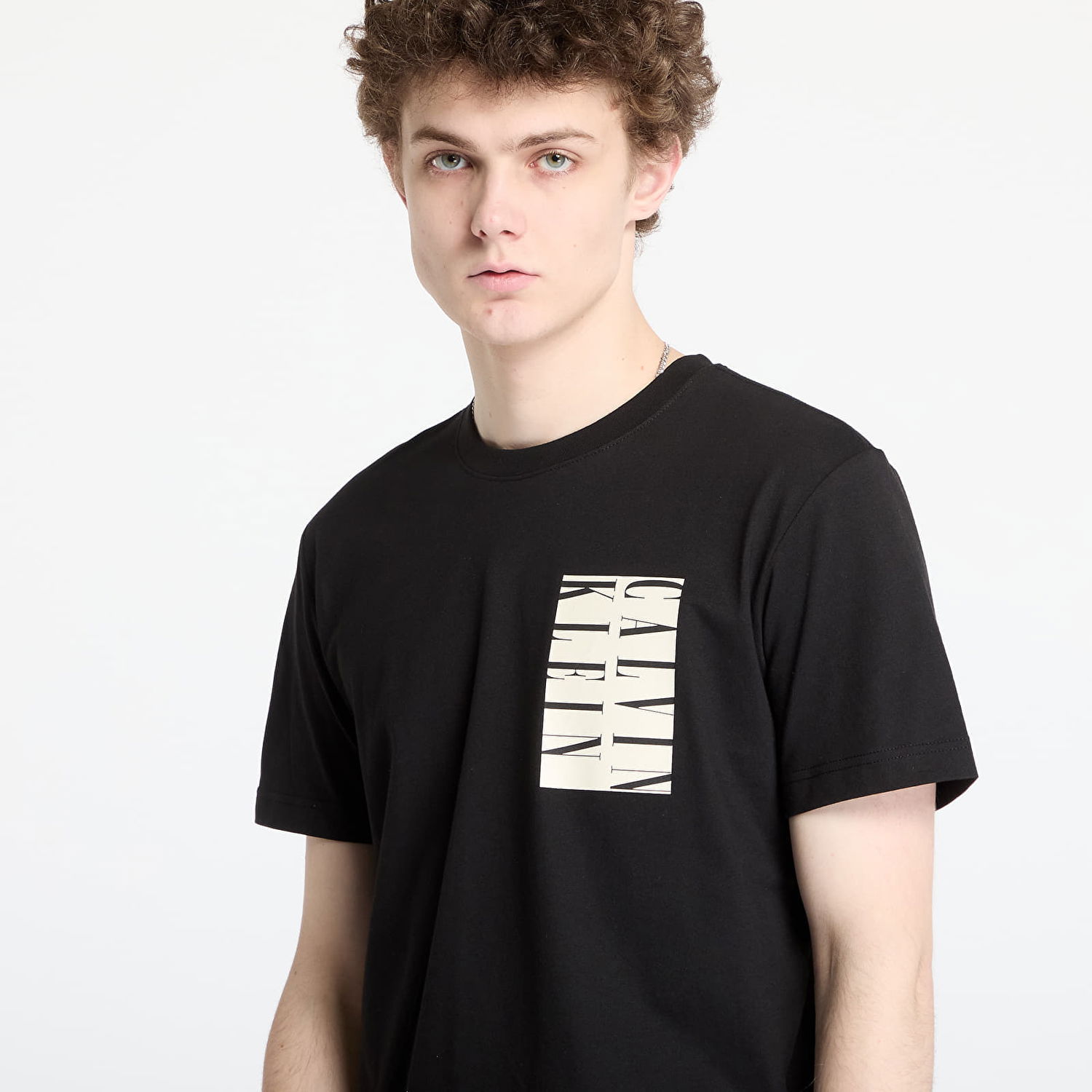 T-paita CALVIN KLEIN Calvin Klein Jeans Serif Box Graphic Tee Musta | J30J327474 BEH, 1