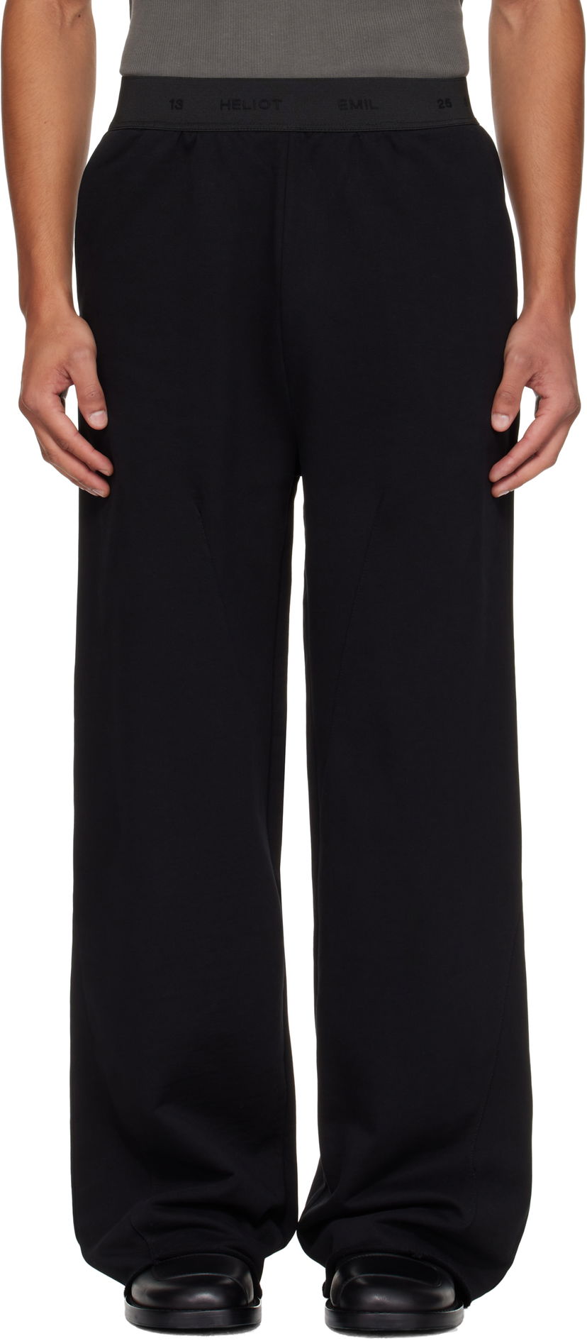 Verryttelyhousut HELIOT EMIL HELIOT EMIL Plannar Sweatpants Musta | AW25_M_10_215_BLK01