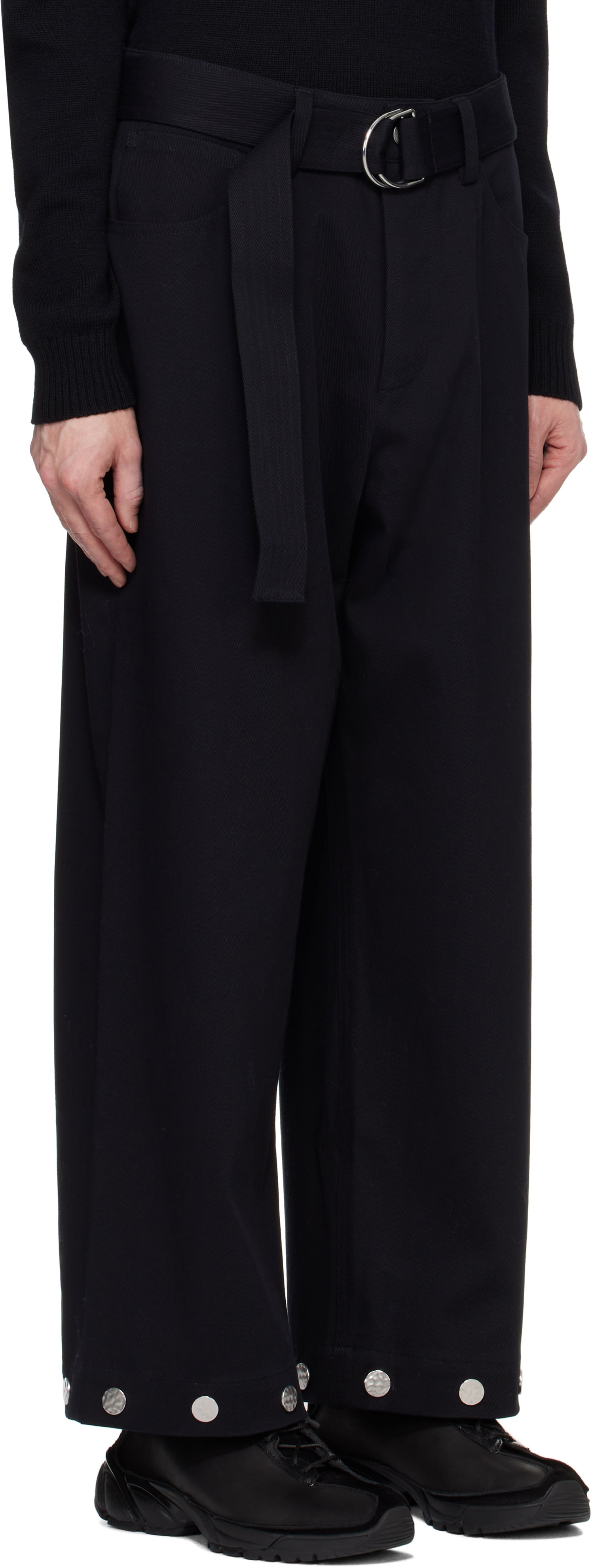Housut Nanushka Nanushka Dallin Wide-Leg Trousers with D-Ring Belt Musta | NM24FWPA03758, 1
