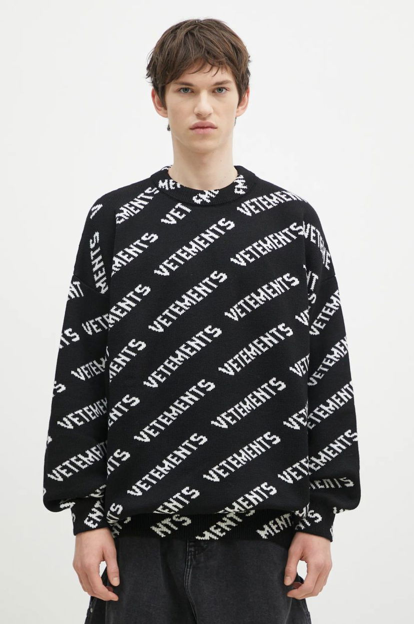 Villapaita VETEMENTS VETEMENTS Monogram Warm Knit Sweater Musta | UA66KN150B