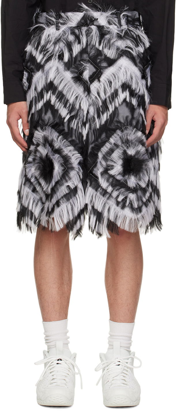 Shortsit Comme des Garçons Faux-Fur Fringed Shorts Musta | PJ-P023-051-1-1