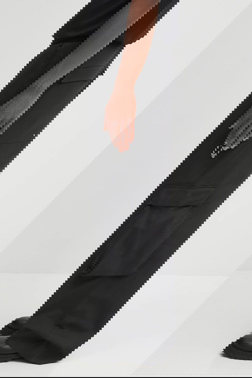 Cargo housut HELIOT EMIL Heliot Emil PREAW25 Wide Leg Cargo Pants Musta | PREAW25.M.10.207.BLK01, 1
