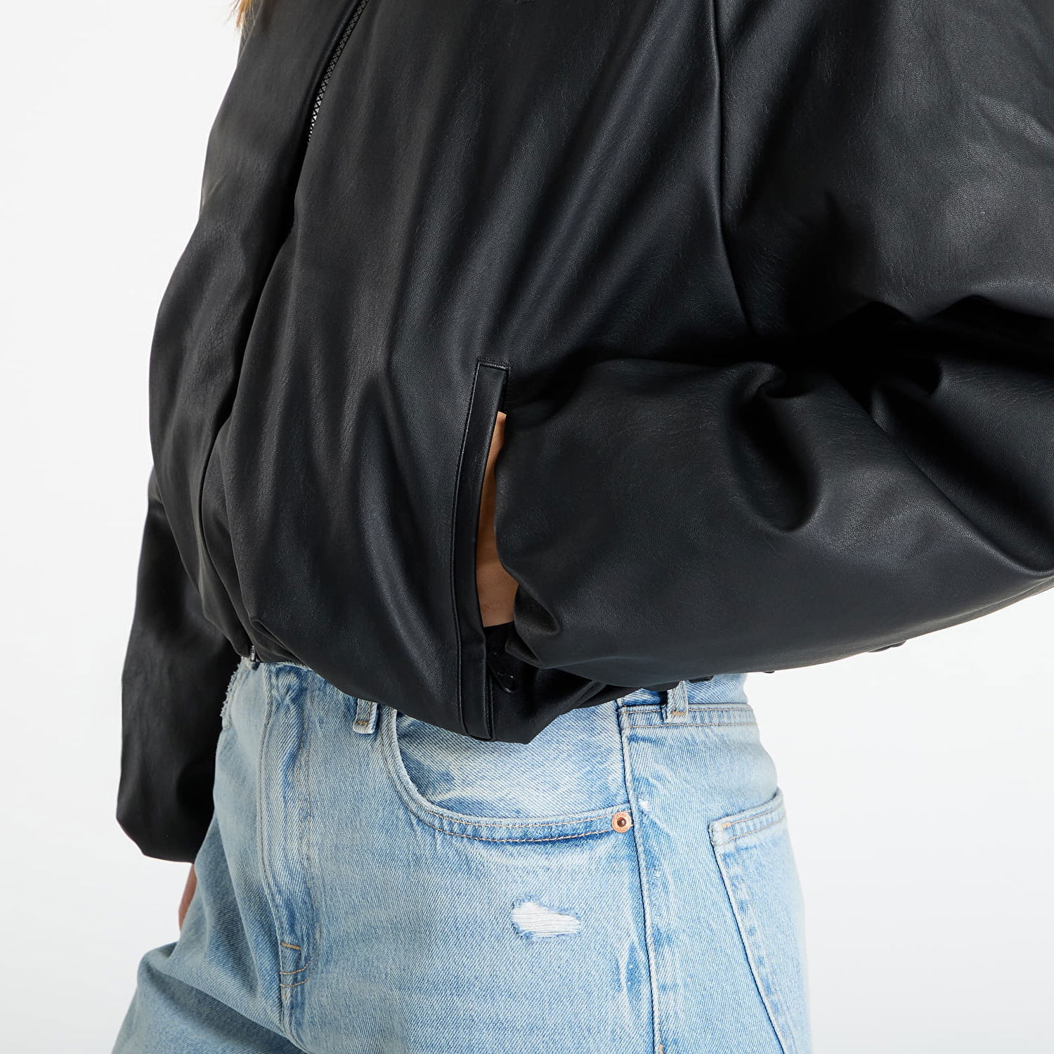 Bomber-takki adidas Originals adidas Pleather Synthetic Down Bomber Jacket Musta | JX5332, 1