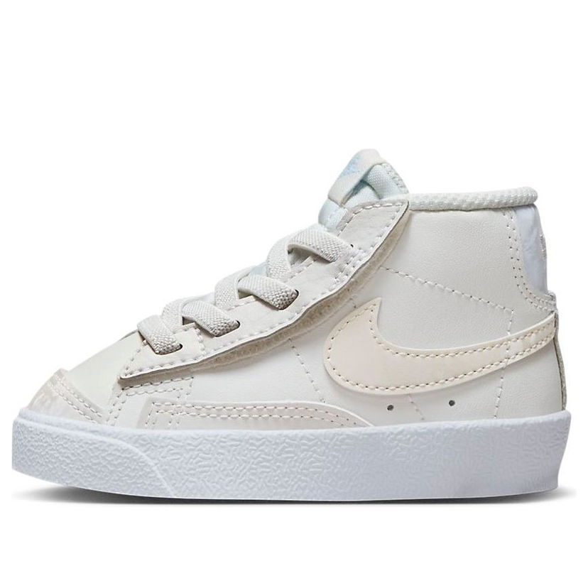Tennarit ja kengät Nike Blazer Mid '77 Valkoinen | DA4088-009