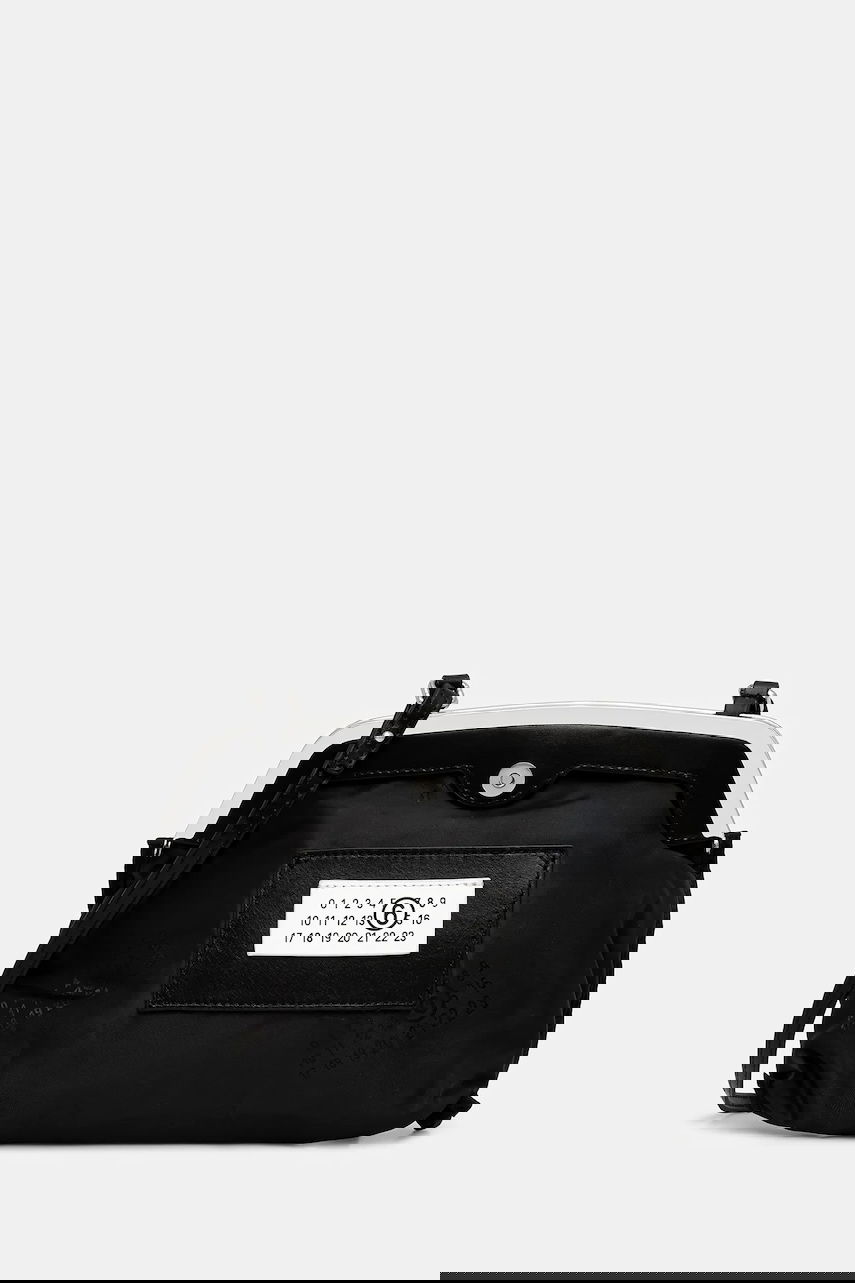Olkalaukku Maison Margiela Small Frame Shoulder Bag with Numeric Patch Detail Musta | SB6WF0008.P8503.HA751, 0