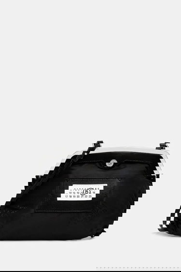 Olkalaukku Maison Margiela Small Frame Shoulder Bag with Numeric Patch Detail Musta | SB6WF0008.P8503.HA751, 0