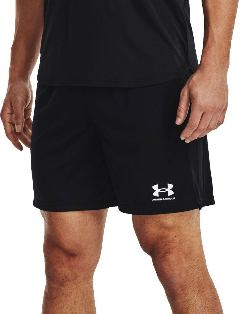 Shortsit Under Armour Challenger Core Training Shorts Musta | 1372691-001