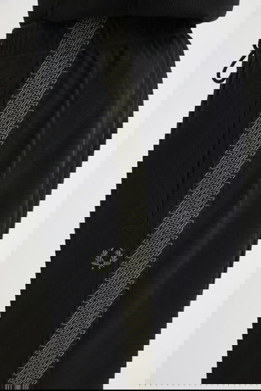 Verryttelyhousut Fred Perry Track Pants with Side Stripe and Embroidered Laurel Wreath Musta | T1301, 3