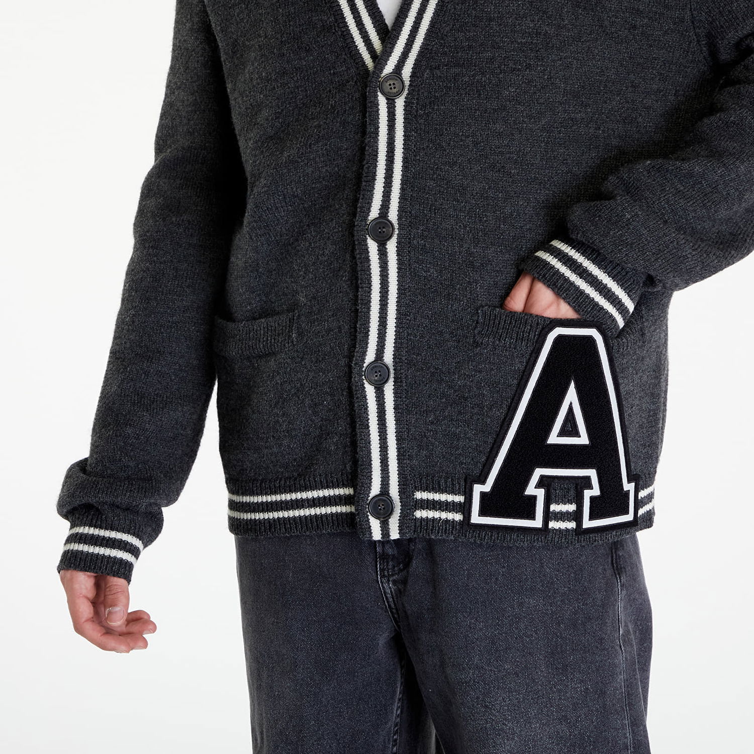 Villapaita Ambush A Patch Knit Cardigan UNISEX Harmaa | BMHB003S24KNI0010710, 1