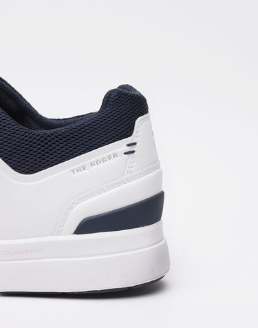 Tennarit ja kengät On Running The Roger Advantage Valkoinen | 48.99457, 3