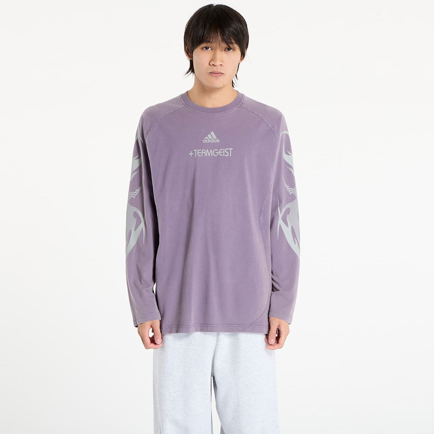T-paita adidas Originals Adilenium Season 4 Teamgeist Graphic Long Sleeve T-Shirt Violetti | KF8542, 0