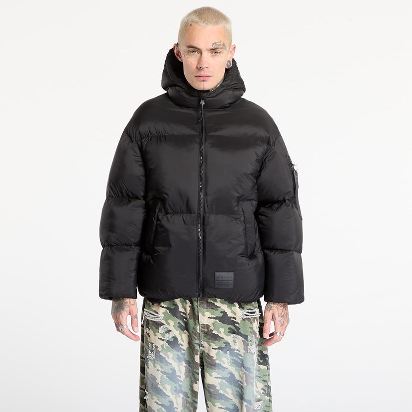 Bomber-takki Alpha Industries Cloud Puffer Bomber Jacket Musta | 148130-03