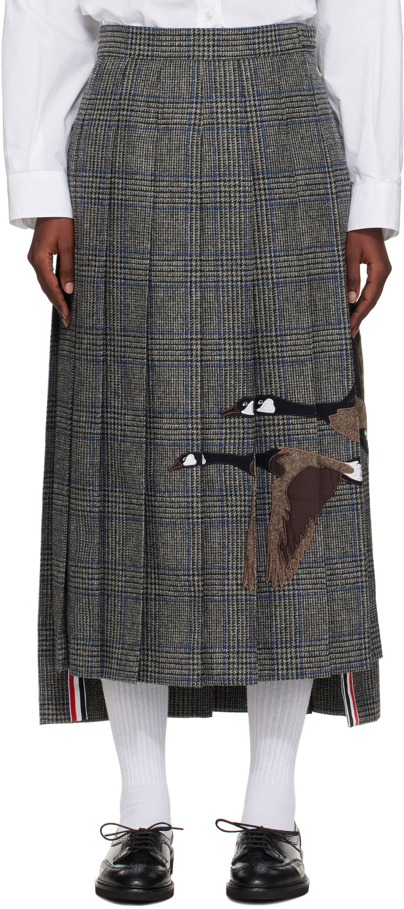 Hame Thom Browne Thom Browne Classic Pleated Maxi Skirt with Appliqué Harmaa | FGCA24E-E1376
