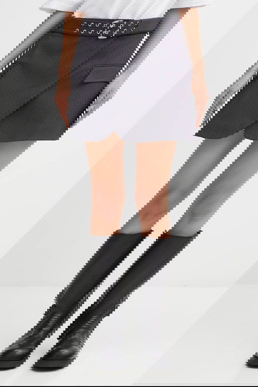 Hame GANNI Tailored Pinstripe Mini Skirt with Asymmetrical Hem, Grommet Belt, and Flap Pockets Harmaa | W0711, 0