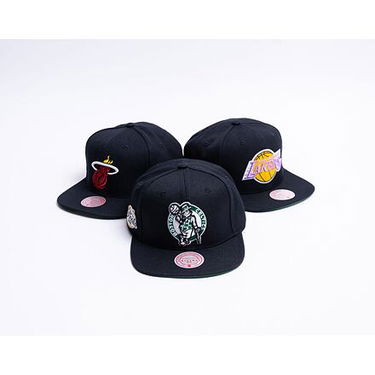 Korkki Mitchell & Ness Top Spot Snapback HWC Boston Celtics Black Musta | HHSS2976-BCEYYPPPBLCK, 2