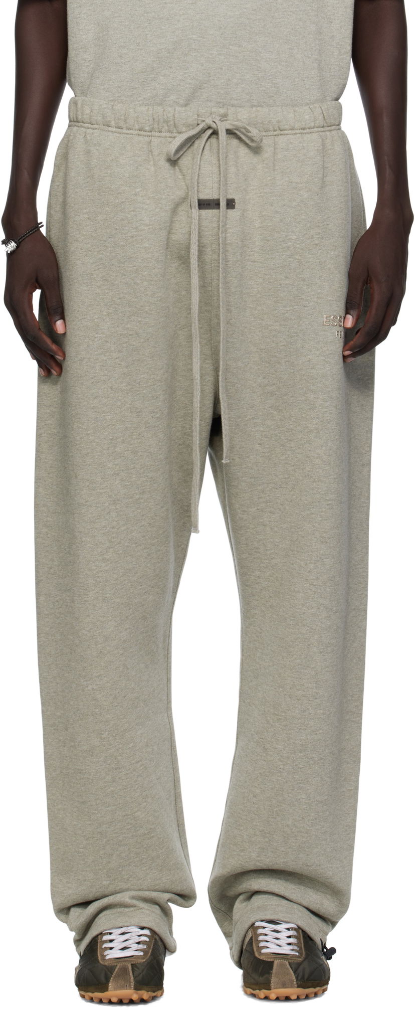 Verryttelyhousut Fear of God Fear of God ESSENTIALS Relaxed Fleece Sweatpants Harmaa | 130SP258225F