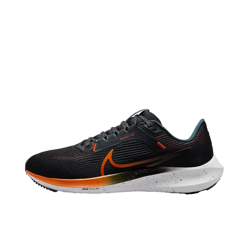 Tennarit ja kengät Nike Pegasus 40 Musta | fq8723-010