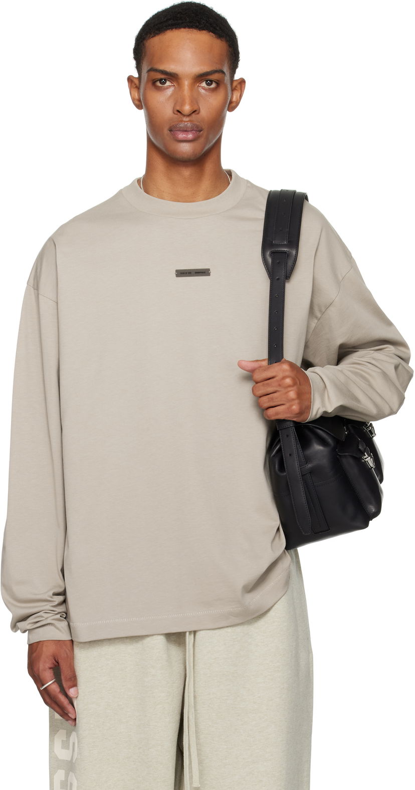 T-paita Fear of God ESSENTIALS Classic Fit Long Sleeve T-Shirt Beige | 125SP254201F