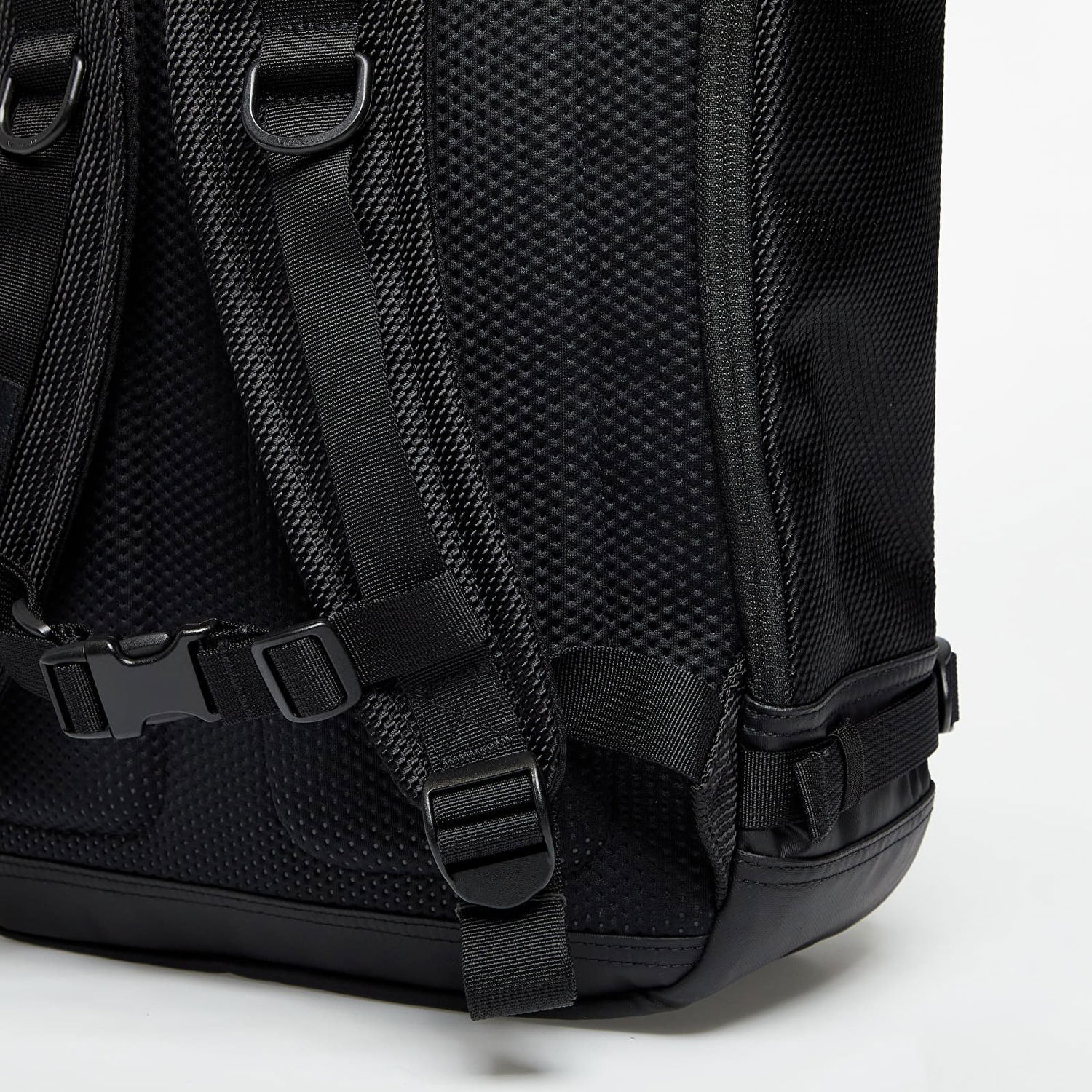 Reppu EASTPAK Tecum Roll Cnnct Backpack Musta | EK0A5BFN80W1, 1