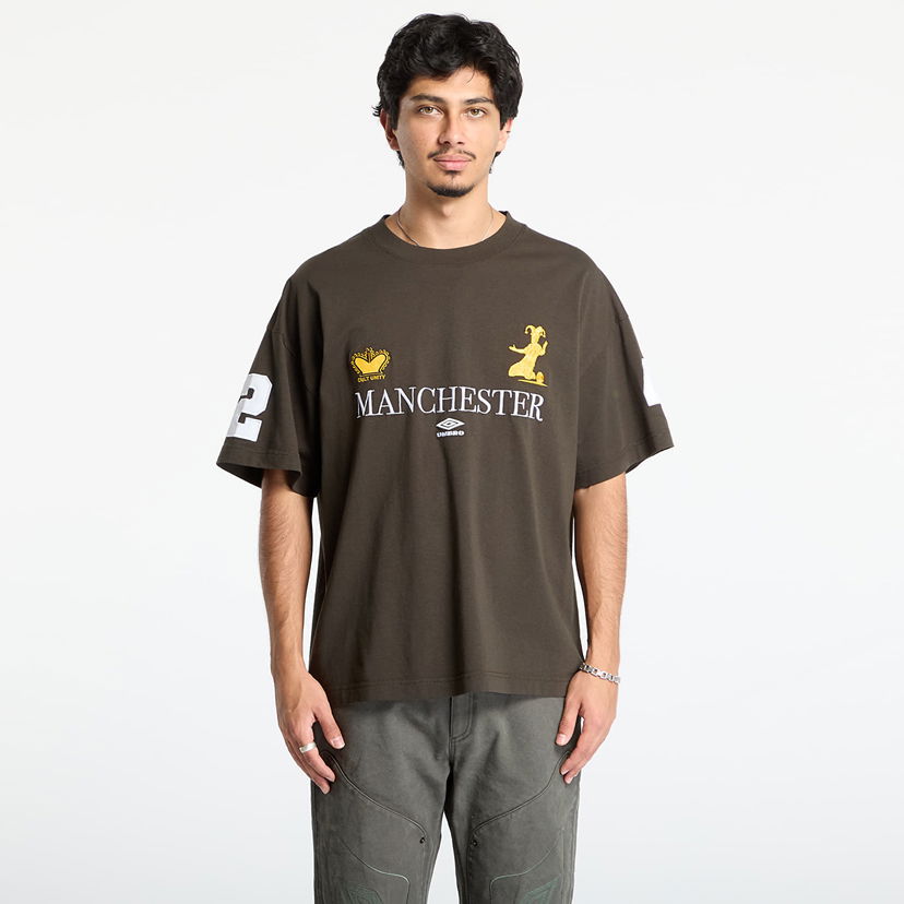 T-paita Umbro Cult Unity Manchester Graphic Oversized T-Shirt with Number 2 Sleeve Ruskea | UBMW0397JY121 GRN0010