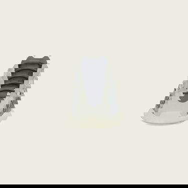 Tennarit ja kengät adidas Yeezy 700 V3 Harmaa | ID1674, 3