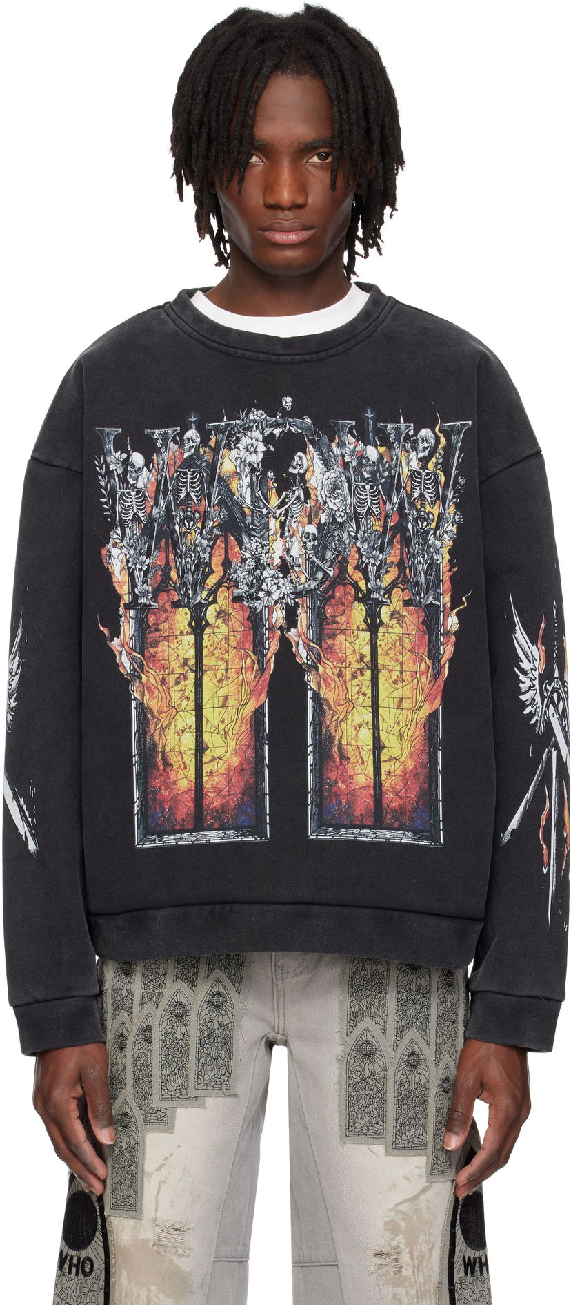 Villapaita Who Decides War Who Decides War Ember Chapel Graphic Crewneck Sweatshirt Musta | 1110170002SS25