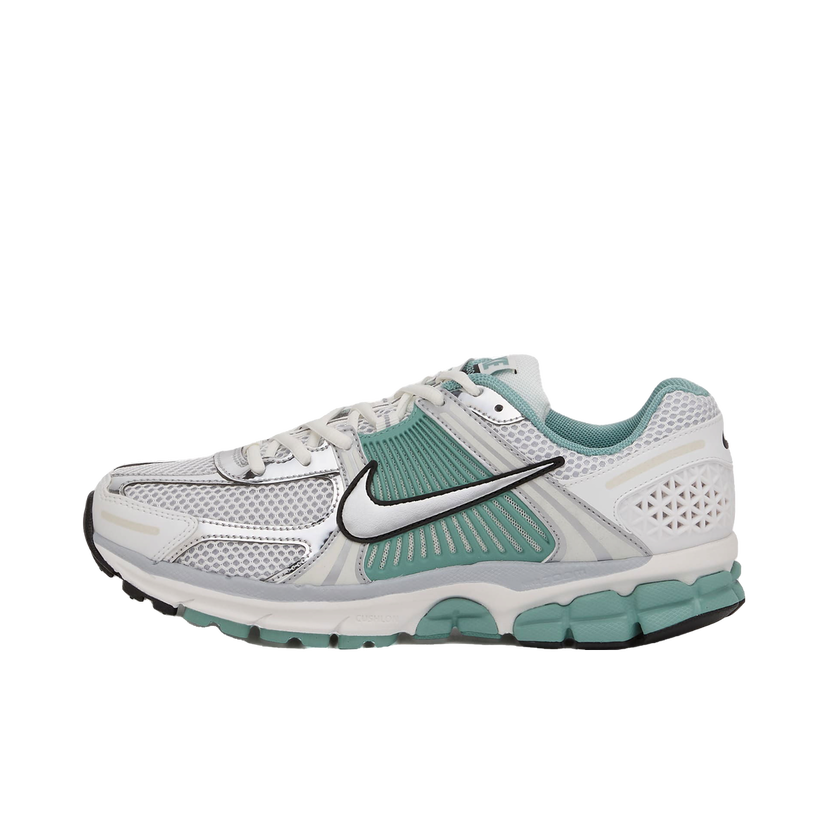 Tennarit ja kengät Nike Zoom Vomero 5 News UK 3 Valkoinen | HF1877-101