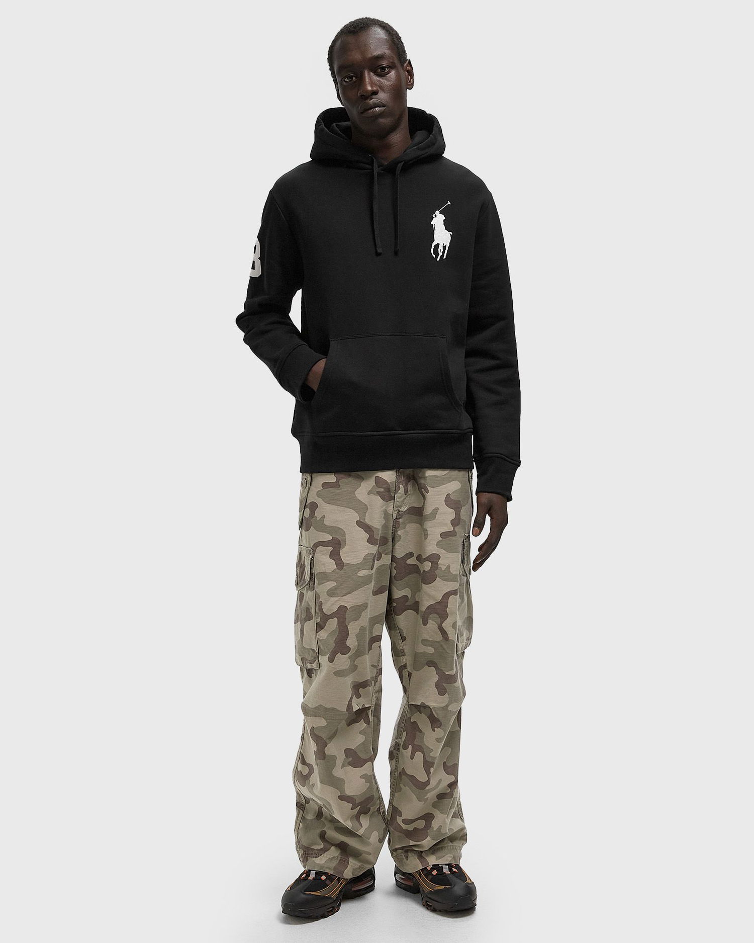 Huppari Polo by Ralph Lauren Hoodie with Number 3 on Sleeve Musta | 710935339008, 1