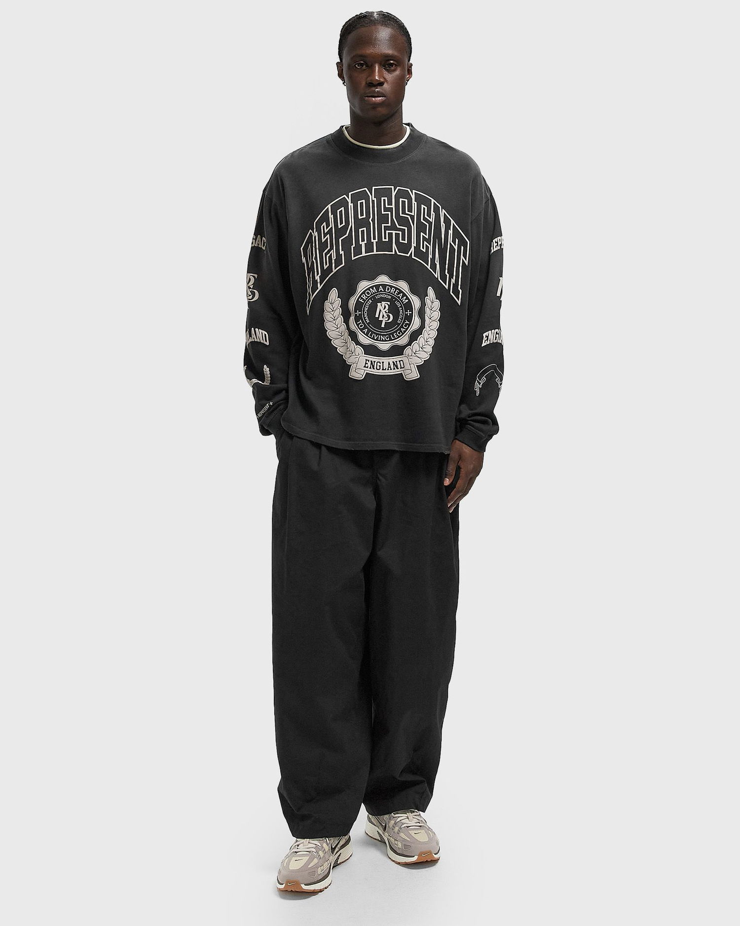 T-paita Represent Clo Collegiate Arch Legacy Crest Long Sleeve T-Shirt Musta | MLM100371-04, 1