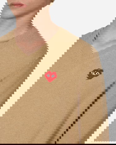 Villapaita Comme des Garçons Invader Heart V-Neck Sweater Beige | P1N082 1, 5